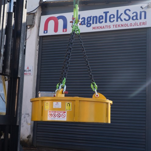 220V Beslemeli Ø1000 Elektromıknatıs – Hurda ve Sac Taşıma İçin Güçlü Manyetik Sistem