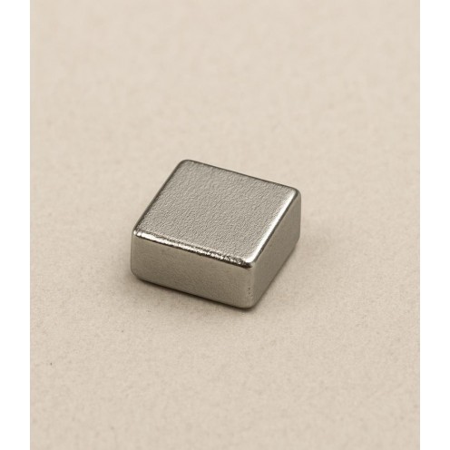3,5x3,5x1,5 mm N35 Neodyum Mıknatıs (En 3,5 mm x Boy 3,5 mm x Kalınlık 1,5 mm) 3,5x3,5x1,5 mm N35 Neodyum Mıknatıs (En 3,5 mm x Boy 3,5 mm x Kalınlık 1,5 mm)