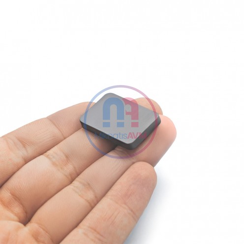 30x20x4 MM Y35 GRADE FERRITE CERAMIC MAGNET – COST-EFFECTIVE AND DURABLE MAGNETIC SOLUTION 30x20x4 MM Y35 GRADE FERRITE CERAMIC MAGNET – COST-EFFECTIVE AND DURABLE MAGNETIC SOLUTION